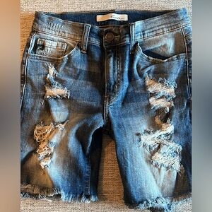 Kancan buckle shorts